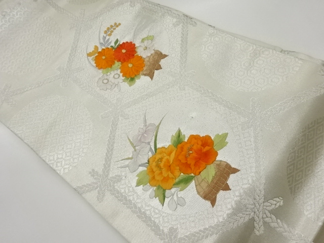 リサイクル　変わり亀甲に花々模様刺繍名古屋帯